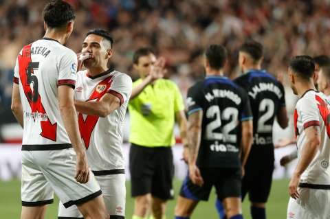 Atlético de Madrid le ganó el derbi al Rayo Vallecano de Radamel Falcao