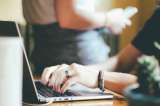 Mujer, capacítese gratis en inteligencia artificial y ciberseguridad