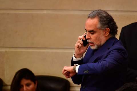 Benedetti y la bancada del gobierno Petro se mueven para voltear cargas en el Senado