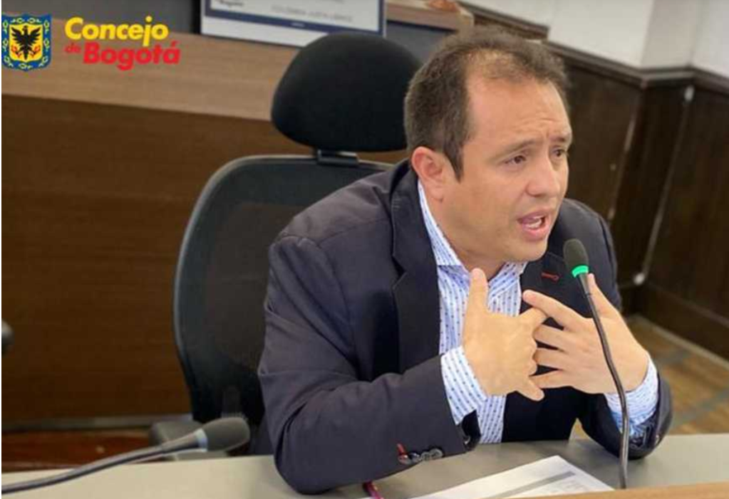 Por apoyar el cupo de endeudamiento Cambio Radical sanciona al concejal de Bogotá César García