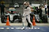 Hamilton se mantiene en lucha por el título de la F1: ganó la ‘pole’ en Abu Dabi