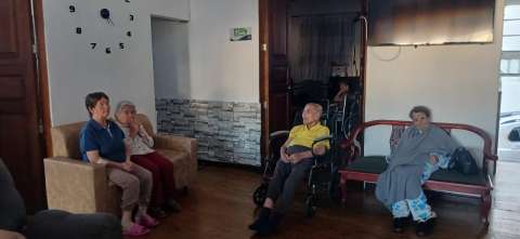 “Necesitamos un lugar”: 16 adultos mayores buscan refugio tras el temblor en Manizales
