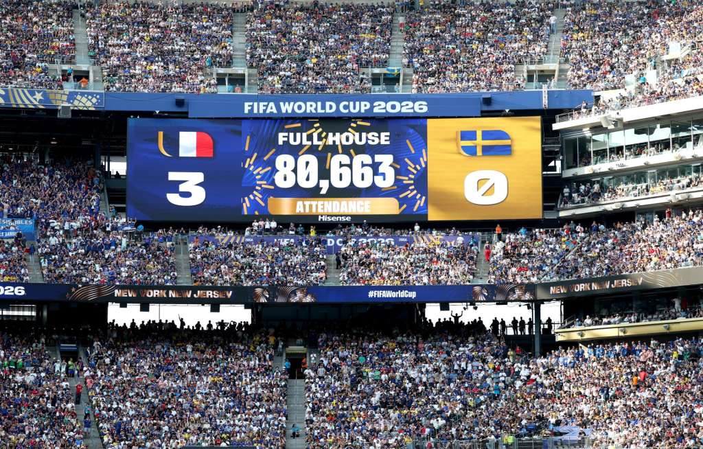 EAST RUTHERFORD (United States), 01/07/2026.- The match attendance is displayed on the stadium screen during the FIFA World Cup 2026 Round of 32 match France against Sweden, in New Jersey, USA, 30 June 2026. (Francia, Suecia) EFE/EPA/SARAH YENESEL