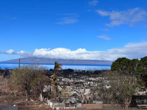 Hawái: reducen a 388 la lista de desaparecidos por los incendios en Maui