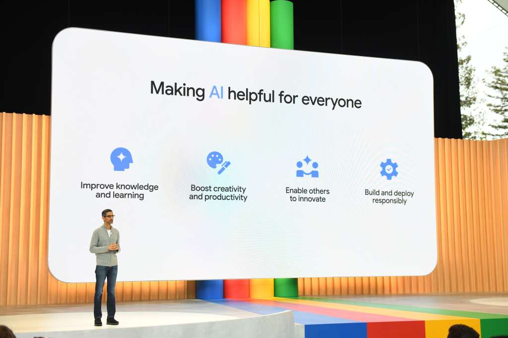 USA6954. MOUNTAIN VIEW (CA, EEUU), 10/05/2023.- Fotografía cedida por Google donde aparece Sundar Pichai, director ejecutivo de Google y Alphabet, mientras interviene durante el evento anual de desarrolladores, Google I/O 2023, hoy en el anfiteatro Shoreline en Mountain View, California (EE. UU). Google abrió este miércoles a 180 países su herramienta gratuita de inteligencia artificial, Bard, en inglés, japonés y coreano, que lanzó hace casi dos meses y que hasta ahora solo se podía acceder por invitación o por lista de espera. EFE/Google /SOLO USO EDITORIAL/NO VENTAS/SOLO DISPONIBLE PARA ILUSTRAR LA NOTICIA QUE ACOMPAÑA/CRÉDITO OBLIGATORIO