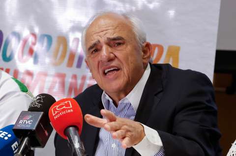 ¿De la Espriella no invitó a algunos expresidentes a su posesión?: Samper ya habló
