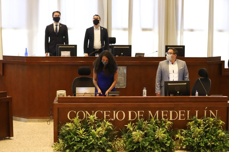 Por falta de quórum se detuvo la votación para la venta de EPM en UNE