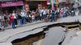 La tierra se abrió en Suba: socavón gigante casi se traga un carro en sector de La Gaitana