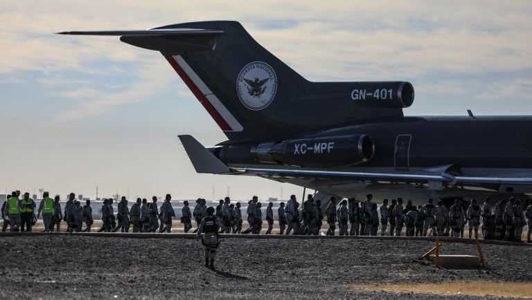 México inicia despliegue de 10.000 militares en frontera con EE. UU.