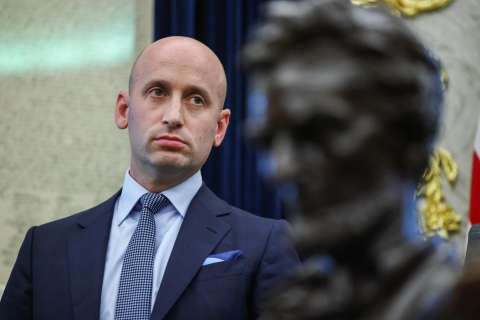 Este es el funcionario de Trump que está detrás de los ataques cerca de Venezuela, en el Caribe