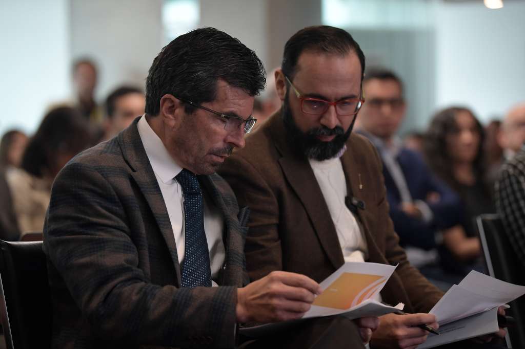 Orlando Velandia Sepúlveda - Presidente de la Agencia Nacional de Hidrocarburos (izquierda) y Andrés Camacho, ministro de Minas, durante la presentación del informe de reservas 2023.