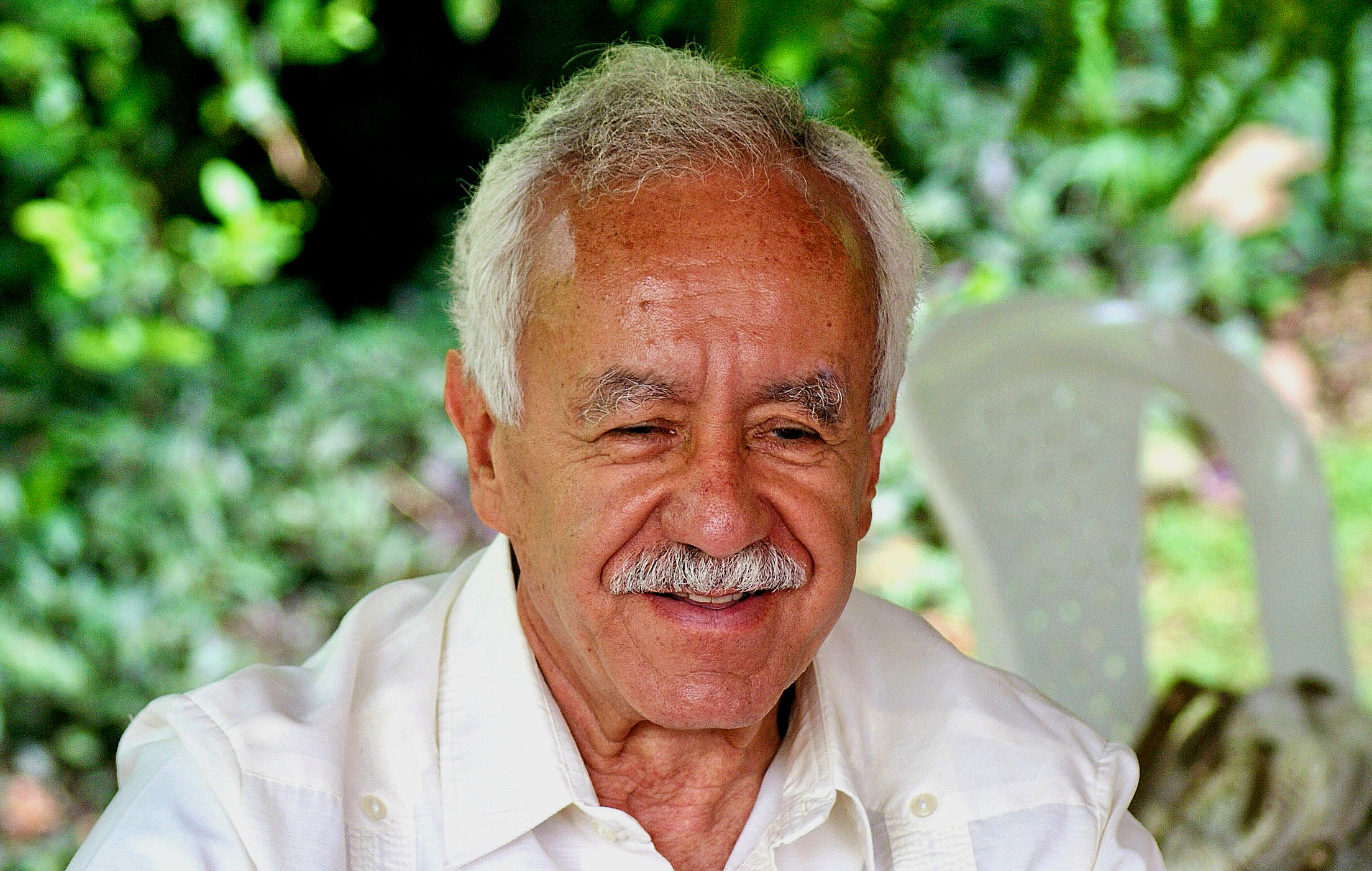 Francisco Leal Buitrago, académico, politólogo, autor de varios libros, falleció en Bogotá el 6 de septiembre de 2024.