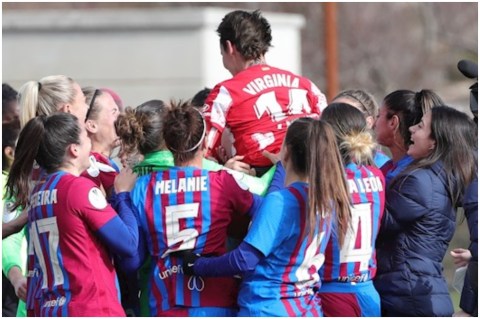 Para llorar: El emocionante homenaje a la futbolista Virginia Torrecilla