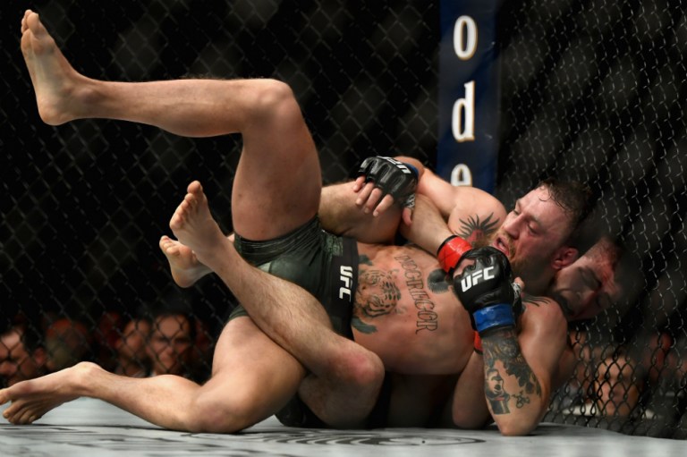 En medio de un final polémico, Khabib venció a Conor McGregor en el UFC 229