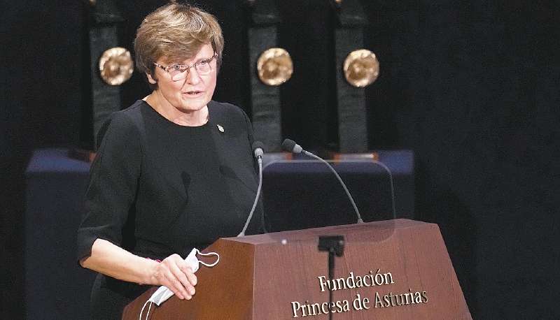 Las investigaciones de Katalin Karikó sobre el ARN mensajero durante los años noventa adelantaron el trabajo para lograr producir las vacunas contra el covid-19 en tiempo récord.