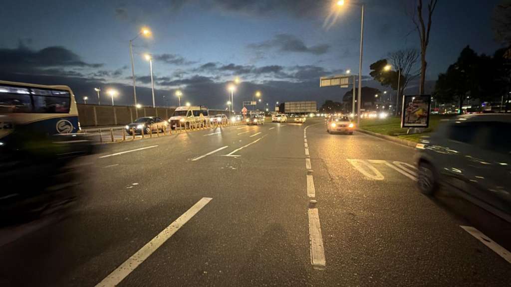 Av. El Dorado tras accidente en la madrugada de este viernes.