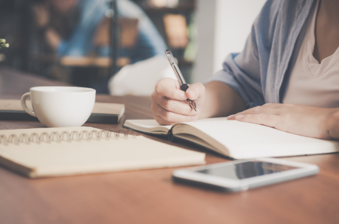 Abren cursos de inglés en la Universidad Nacional para adultos y niños: fechas e inscripción