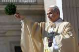 El papa criticó que “nos acostumbramos a la violencia” en su primer mensaje de Pascua