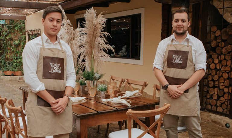 Ellos crearon una empresa de bar catering y servicio de barras móviles a domicilio