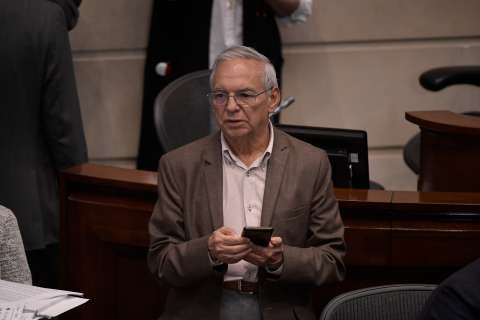 “Quiere asfixiar a las familias”: críticas a proyecto que elevaría impuesto predial