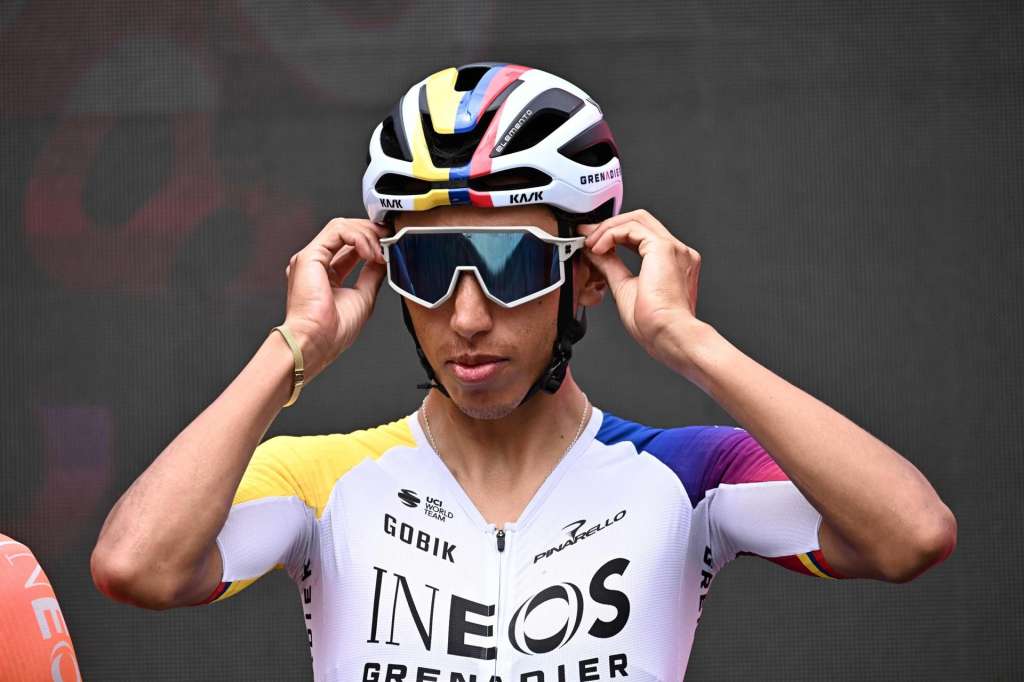 ROVIGO (Italy), 23/05/2025.- Colombian rider Egan Bernal of INEOS Grenadiers stands on the signing-in podium ahead of the 13th stage of the Giro d'Italia cycling tour, over 180km from Rovigo to Vicenza, in Rovigo Italy, 23 May 2025. (Ciclismo, Italia) EFE/EPA/LUCA ZENNARO