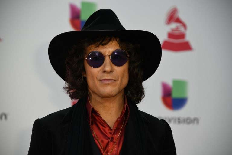 Enrique Bunbury arrives at the 19th Annual Latin Grammy Awards in Las Vegas, Nevada, on November 15, 2018. (Photo by Bridget Bennett / AFP)