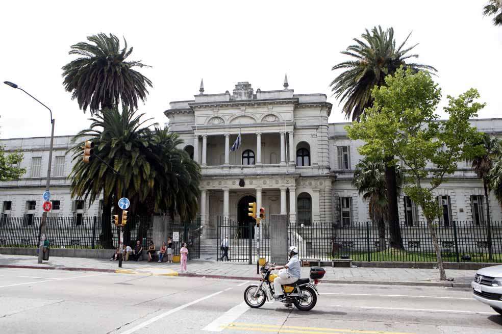 Hospital Militar de Montevideo donde estuvieron seis presos que fueron trasladados desde la cárcel de la Base Naval de Guantánamo Uruguay. /EFE