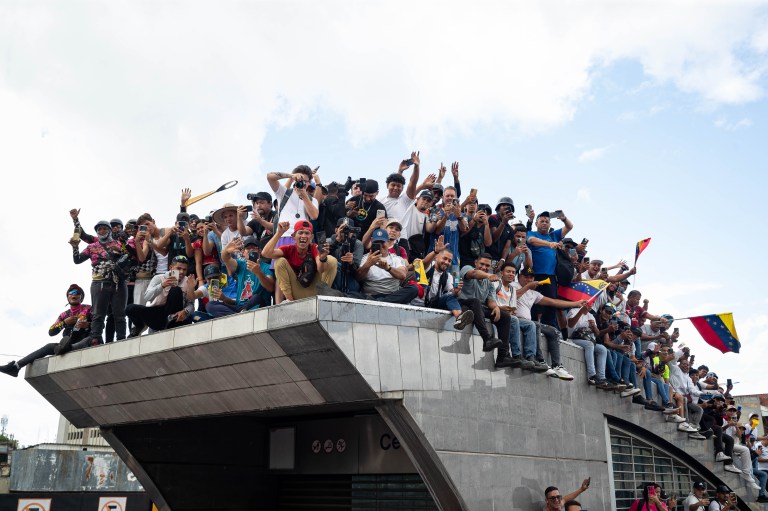 Cambio y futuro: las razones por las que votarán los jóvenes el #28Jul