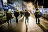 Seis policías heridos y 13 sospechosos detenidos en disturbios en La Haya