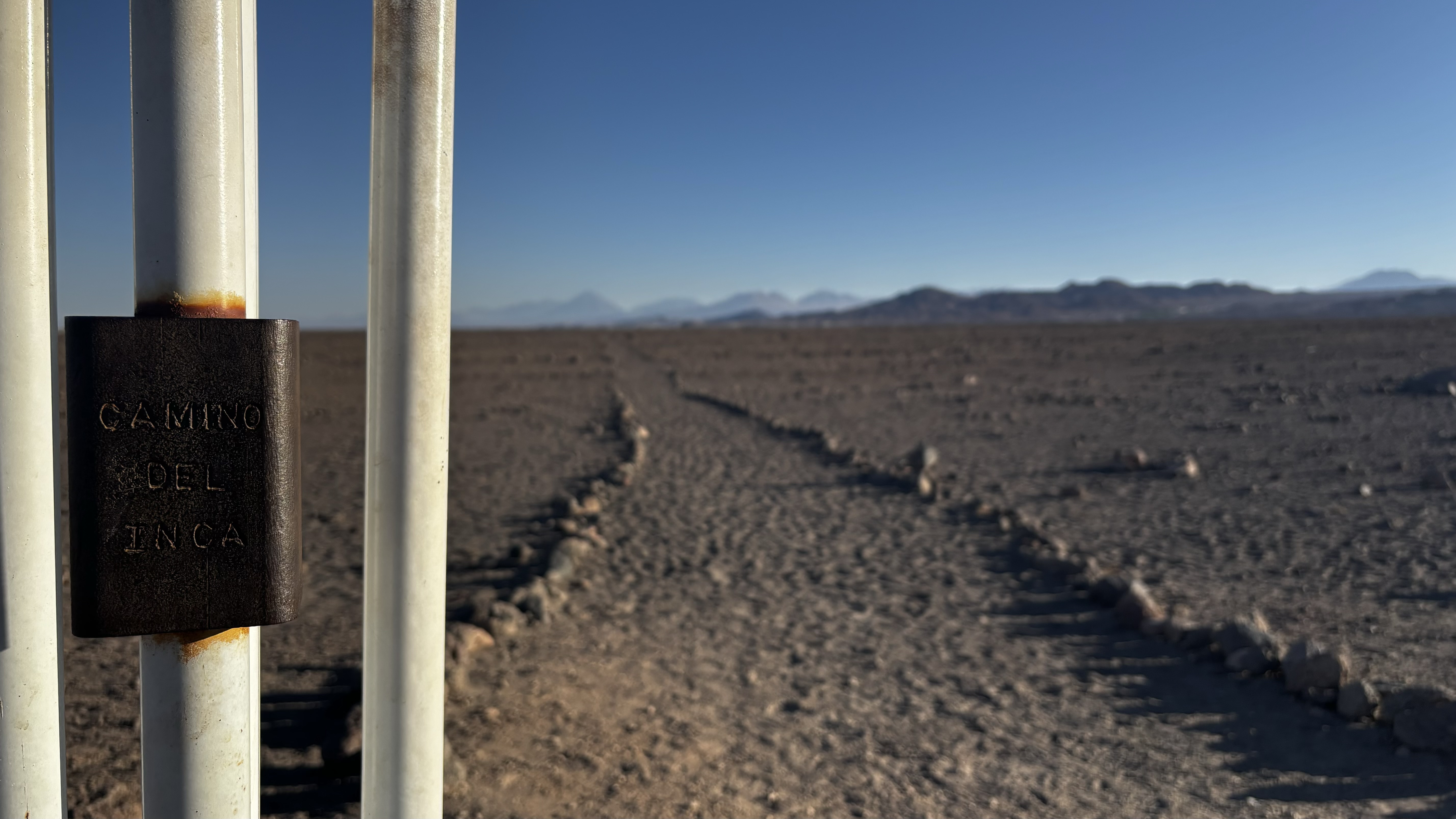 Camino del Inca en Chile. Chiu Chiu, ubicado en las cercanías de San Pedro de Atacama, es una parada obligada de turistas que siguen el Camino del Inca. Un camino que hoy es Patrimonio de la Humanidad reconocido por la UNESCO y que en el pasado conectó a Chile desde Colombia.