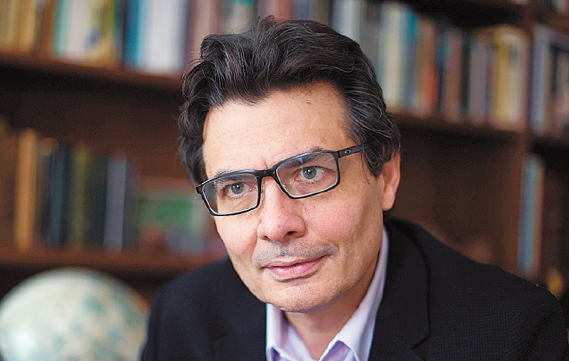 En la mañana de este miércoles, el economista Alejandro Gaviria inscribió en la Registraduría el comité “Colombia tiene futuro”, con el que espera lograr las firmas para avalar su candidatura.