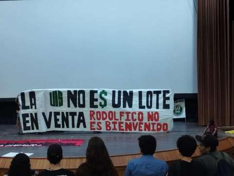 Estudiantes de la UIS y Univalle manifestaron su rechazo a Rodolfo Hernández