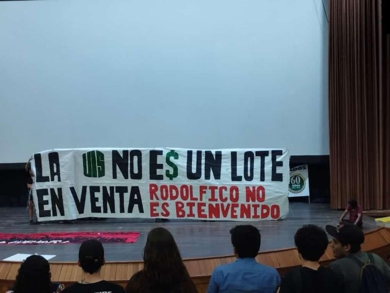 Estudiantes de la UIS y Univalle manifestaron su rechazo a Rodolfo Hernández