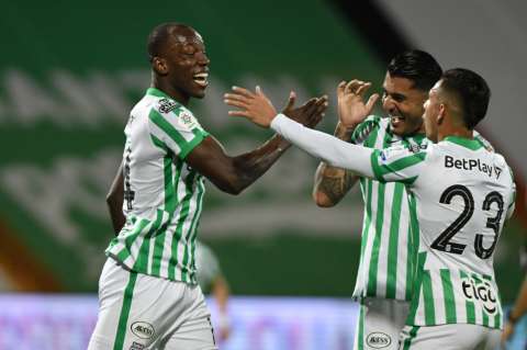 Nacional derrotó a Jaguares y recuperó el liderato de la liga
