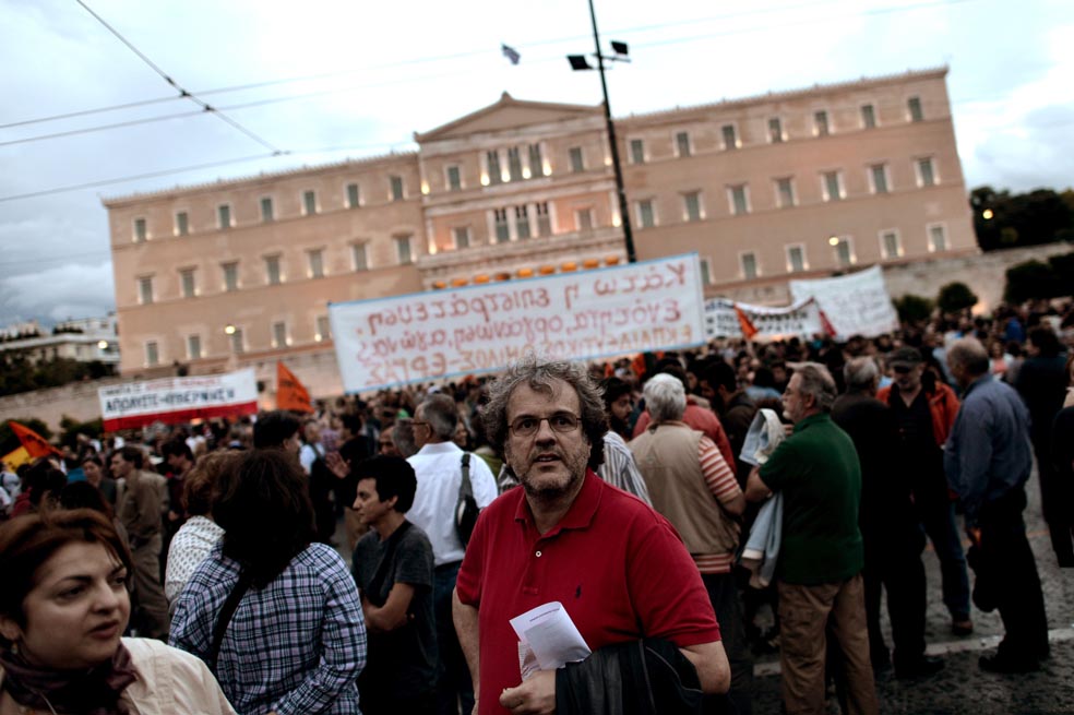 Durante la recesión en Grecia, empleados públicos y pensionados han tenido que afrontar los costos de la austeridad. / AFP
