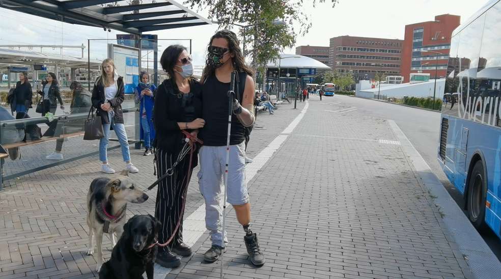 Junto con Carolina Linares, su pareja, Daniel hace parte de Asocolde, una asociación que ayuda a colombianos exiliados en los Países Bajos.