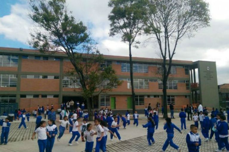 La apuesta por combatir la comida chatarra en colegios de Bogotá