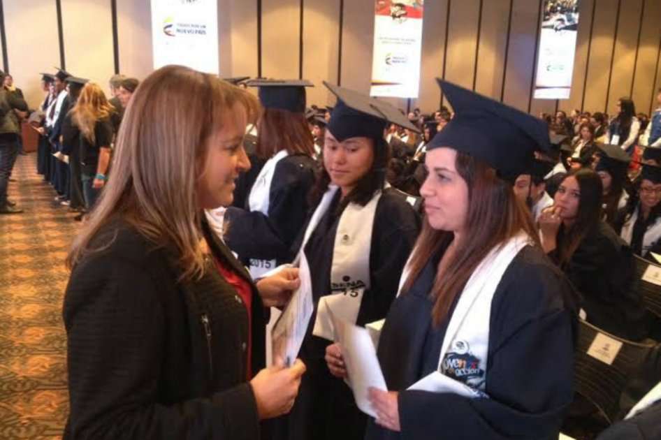 La directora del DPS, Tatyana Orozco, en un acto de graduación. / Cortesía DPS
