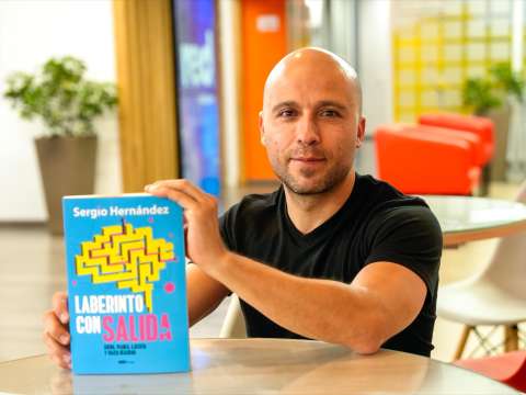 Sergio Hernández presenta “Laberinto con salida”, una guía de cambio y liderazgo