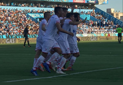 Andrés Roa le dio la victoria a Huracán sobre Belgrano