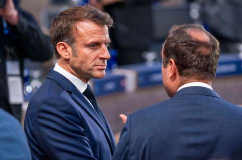 La izquierda francesa presiona a Macron y pide el puesto de primer ministro