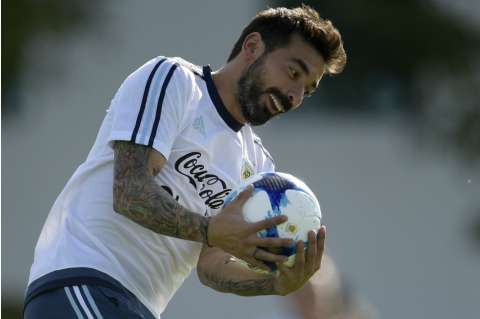 Ezequiel Lavezzi, ¿hospitalizado por apuñalamiento? Esta es la versión oficial