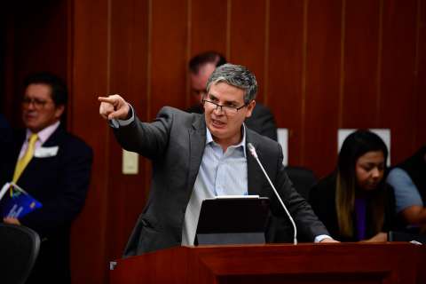 “Ojalá el próximo Congreso sea mucho más calificado intelectualmente”: Juan Felipe Lemos