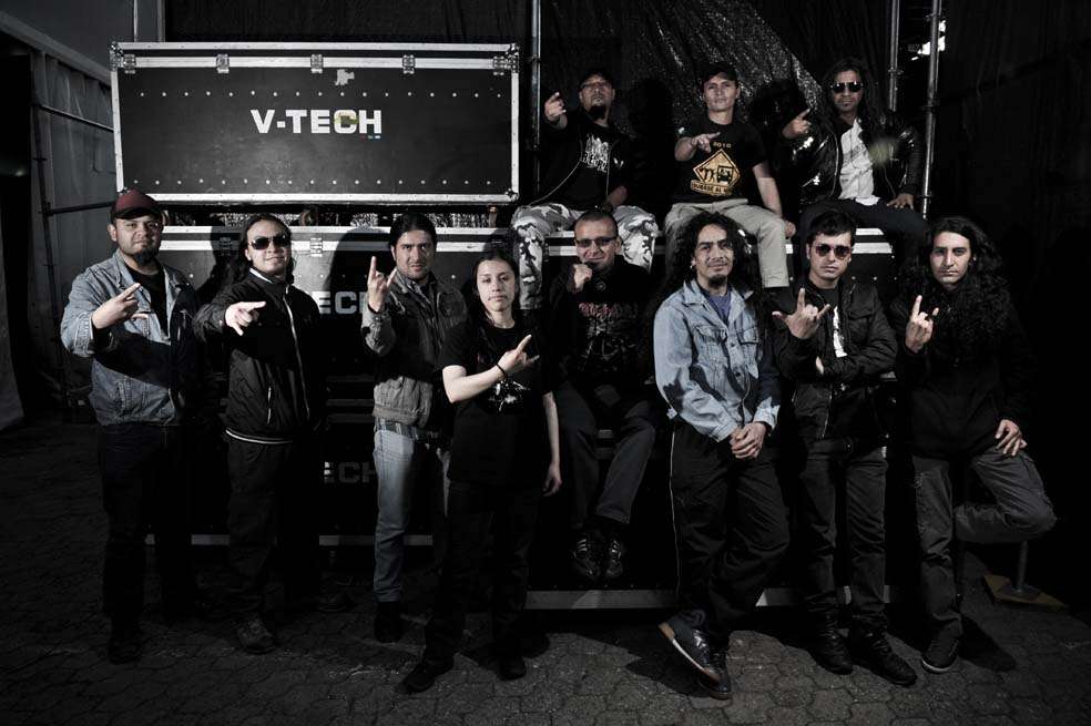 Desde los noventa, estos 11 ‘metachos’, luchan por los festivales locales. / Fotos: Luis Ángel