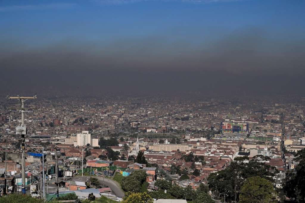 El impacto de la contaminación del aire sobre las complicaciones en pacientes con COVID-19 se debe principalmente a los efectos acumulados de la exposición en la población.