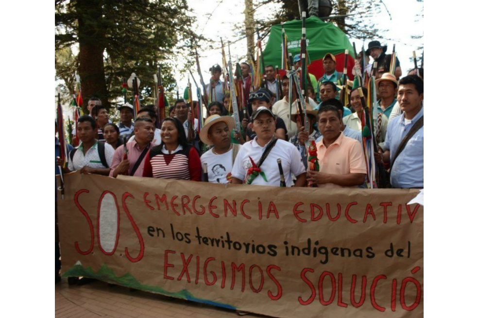 Comunidades indígenas adscritas al Consejo Regional Indígena del Cauca (CRIC) protestan frente a la declaración de emergencia educativa en sus territorios. / Tomada de Twitter: CRIC Colombia Cauca