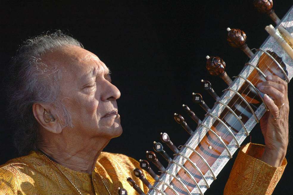 Ravi Shankar es padre de dos artistas: la cantante Norah Jones y la intérprete del sitar Anoushka Shankar. / AFP