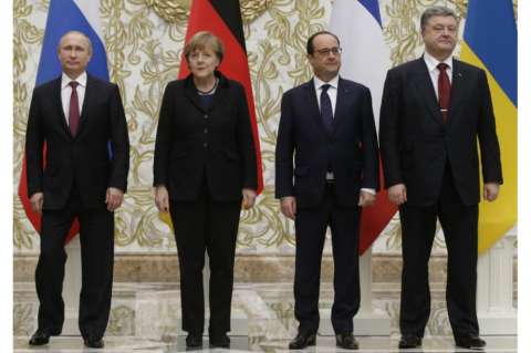 Tensas negociaciones en Minsk para intentar alcanzar la paz en Ucrania