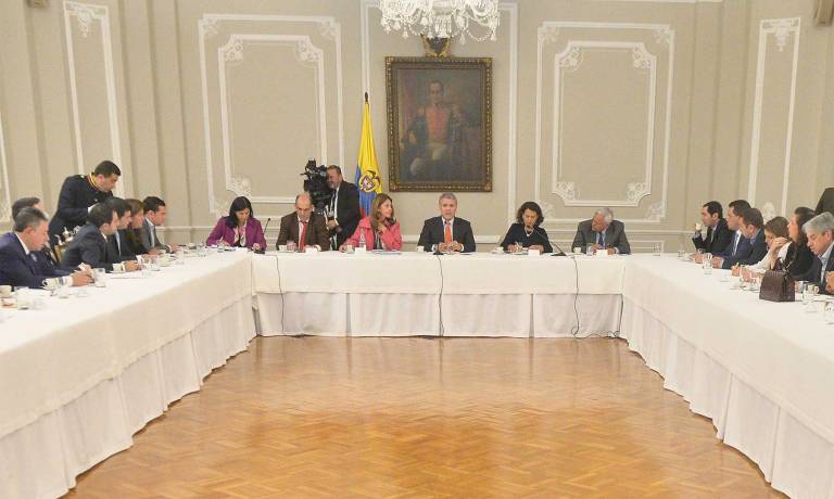 Duque pide a conservadores liderar proyecto de cadena perpetua para violadores y asesinos de menores