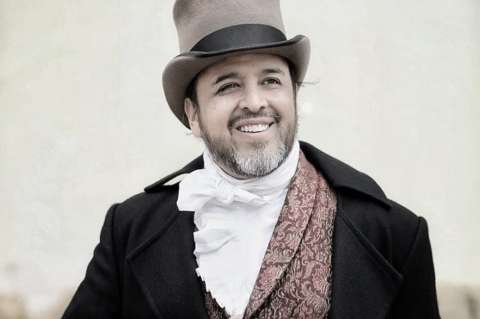 Fotos: él es Julián Vega, el único hijo del actor Toto Vega